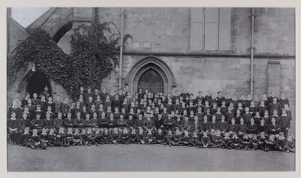 Whole school photo 1907