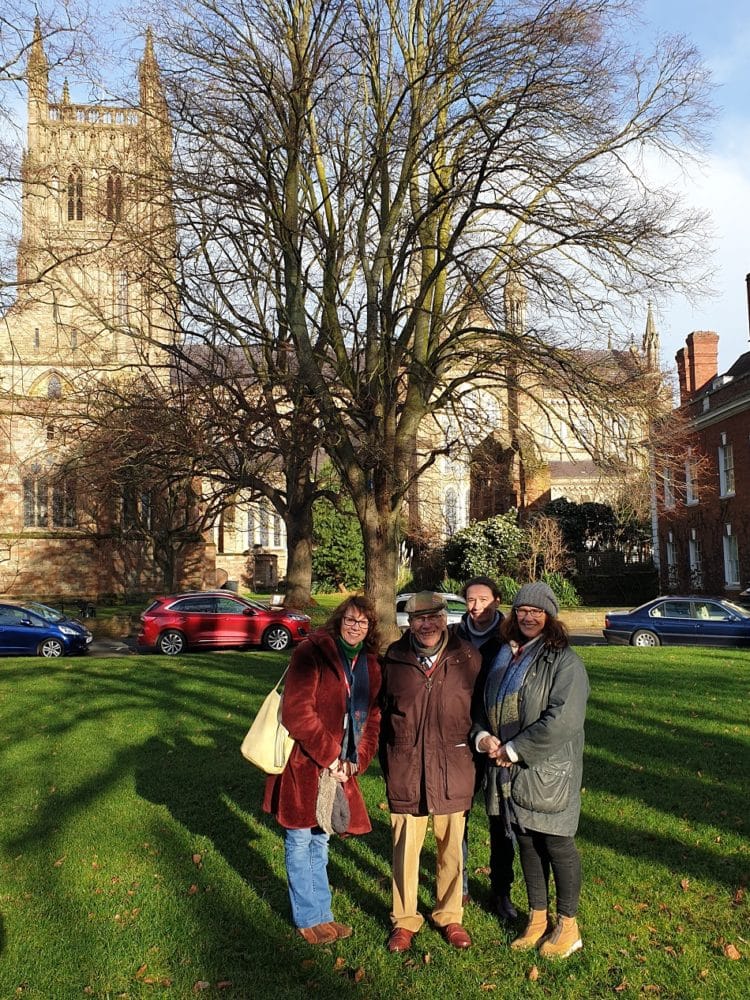 OV Dick Bailey, Daughters and Worcs Cathedral