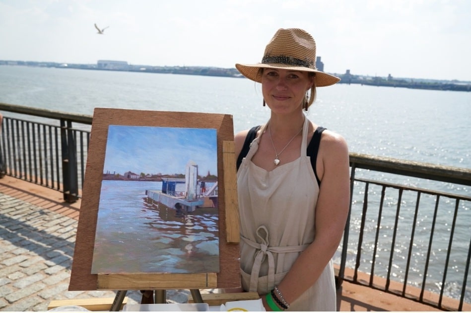 Ov melanie thorn potten artist with her work