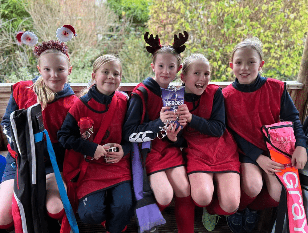 KH Hockey Tinsel Match