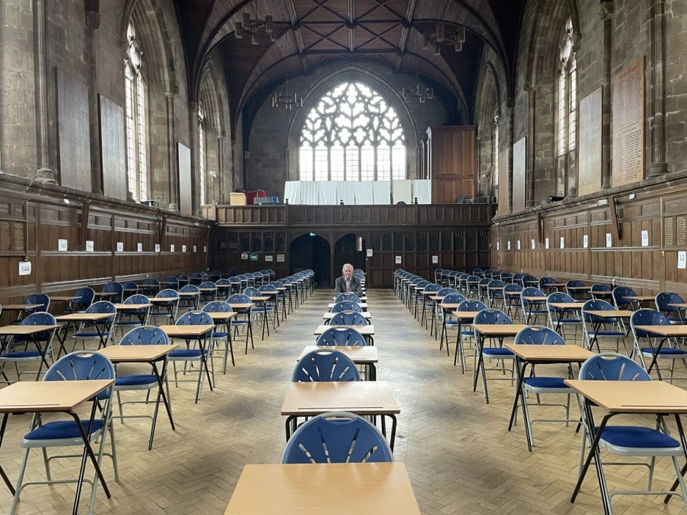 OV Simon Webb in College Hall