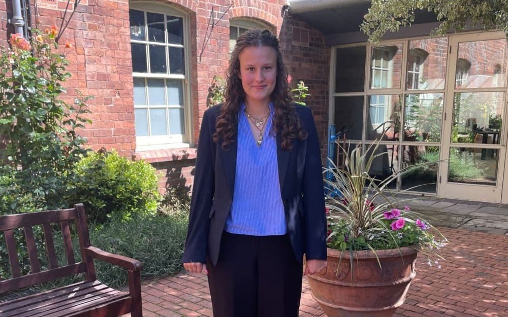 Jasmine S accepts accountancy apprenticeship
